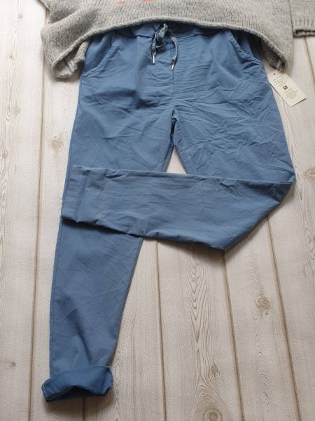 Neue Kollektion jeansblau Baggy Joggpant Hose Chino Made in Italy 36-40 stretchig