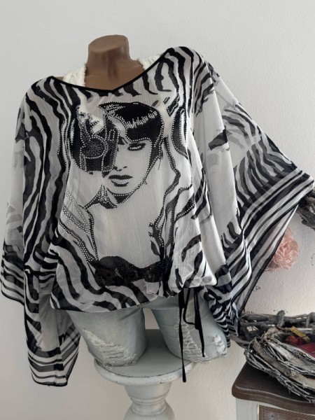 MISSY Chiffon Onesize 38-46 Tunika schwarz weiss Facemotiv sehr weite Ärmel Bund seitlich Saumende T