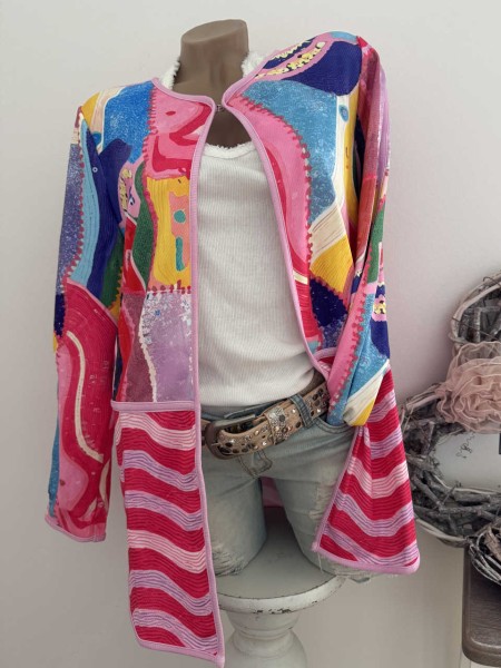 L 40 MISSY Jäckchen längere Jacke bunt pink gemustert Buchstaben Neu Strass Nieten