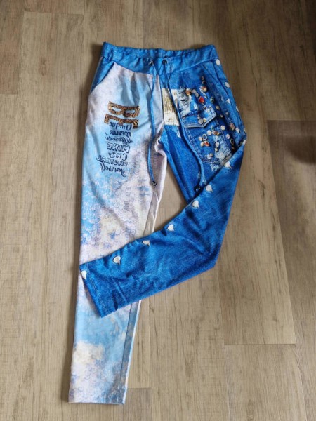 Joggpants Hose MISSY S 36 stretchig Jeansblau Destroyed kleine Anhänger Print Glitzer Neu