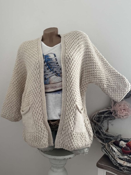 Cardigan Strickjacke beige Neu Oversize Made in Italy 38-44 Ärmel überschnitten