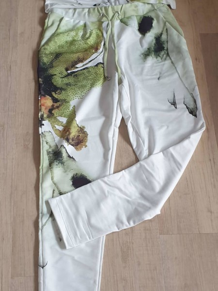 Joggpants MISSY XL 42 Baggy Hose weiss grün gemustert Glitzer Nieten Neu