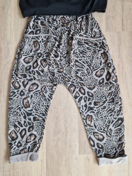 Coole Sweathose Joggpants taupe Leo tiefer Schritt 38-44 Baggy Made in Italy