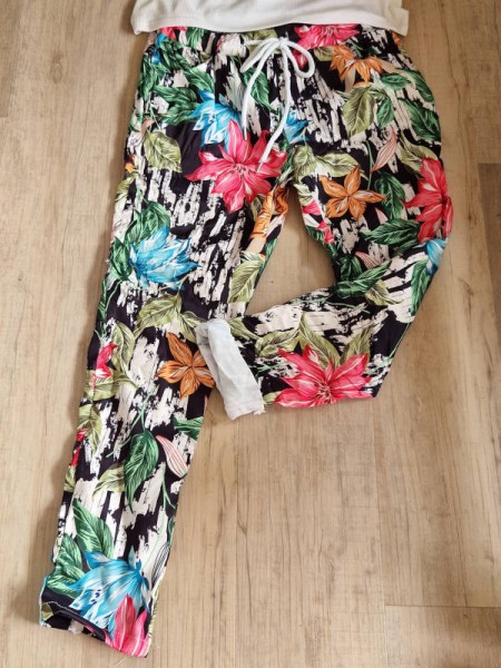 Joggpants Hose Onesize 40-44 schwarz bunt floral gemustert NEU Made in Italy
