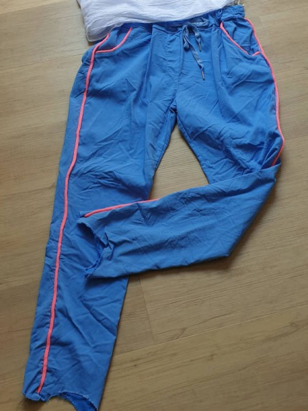 Joggpant Hose 36-42 Made in Italy franselige cropped blau neon pink